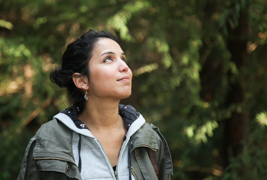 – Ihonvärini ei merkitse minulle henkilökohtaisesti mitään, mutta äitini on joutunut taistelemaan oikeudestaan koulutukseen, Yana Van Leeve kertoo.