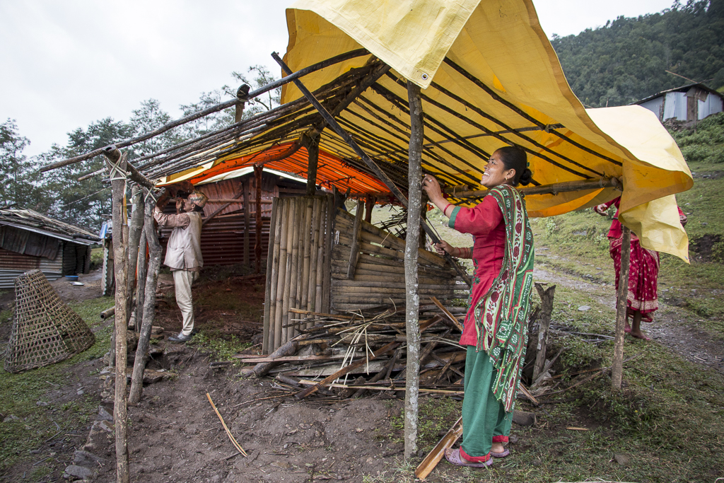 Muovipressu suojaa tuulelta ja sateelta mutta ei talven kylmyydeltä.