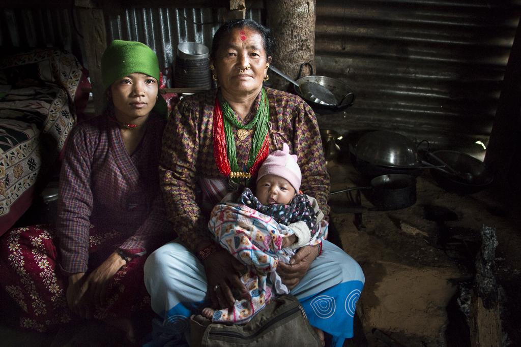 Bimala ja Gauri Thami eivät ole sukua. Thami-heimolla on yhteinen sukunimi.