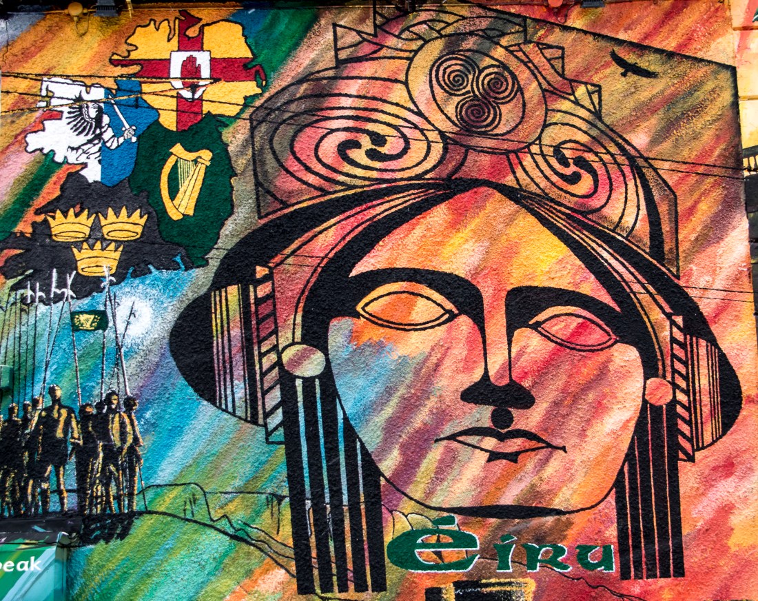 Katolisten nationalistien seinämaalaus Falls Roadilla. Ulster eli Pohjois-Irlanti on maalattu osaksi Irlannin tasavaltaa. 