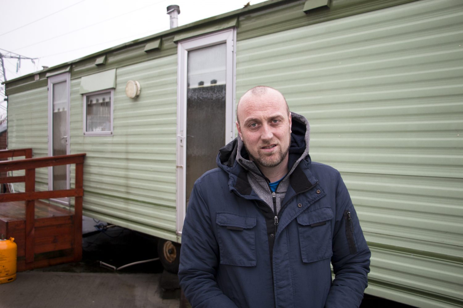 Patrick Reilly asuntovaununsa edustalla.